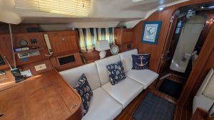 salon, Hunter 410, sailboat for sale