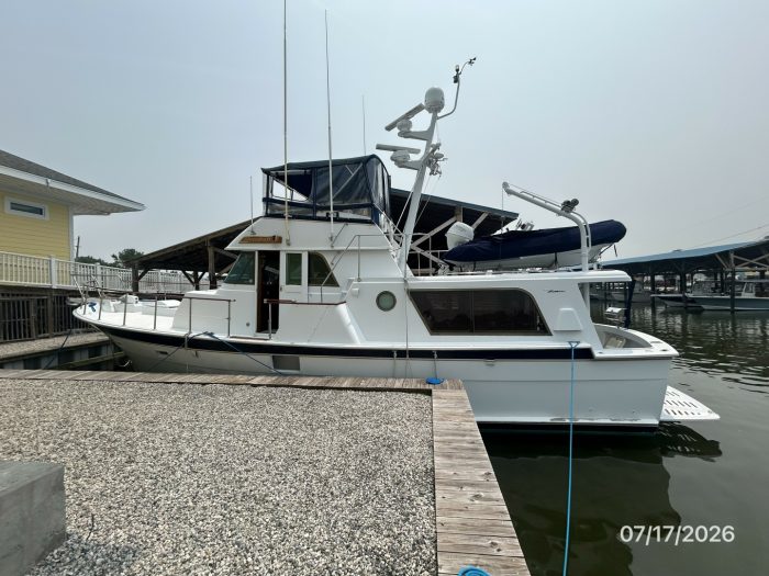 exterior, Hatteras 48 LRC, trawler for sale
