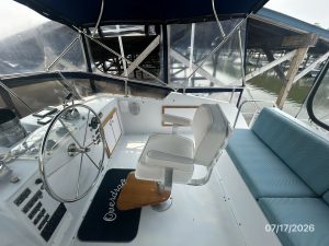 cockpit, Hatteras 48 LRC, trawler for sale