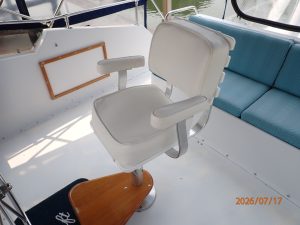 cockpit, Hatteras 48 LRC, trawler for sale