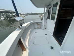 deck, Hatteras 48 LRC, trawler for sale