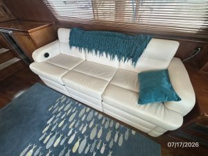salon, Hatteras 48 LRC, trawler for sale