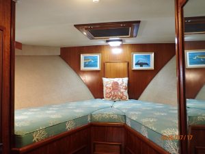 bed, Hatteras 48 LRC, trawler for sale