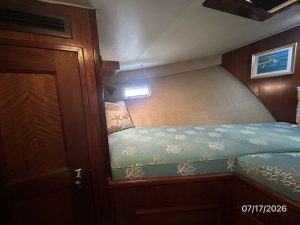 bed, Hatteras 48 LRC, trawler for sale