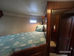 bed, Hatteras 48 LRC, trawler for sale