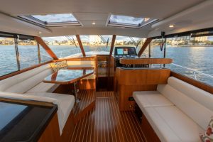 salon, Hylas M49, trawler for sale