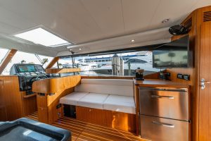 salon, Hylas M49, trawler for sale