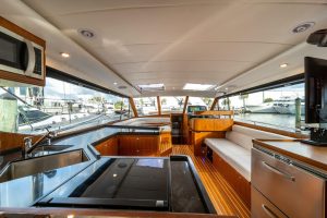 salon, Hylas M49, trawler for sale