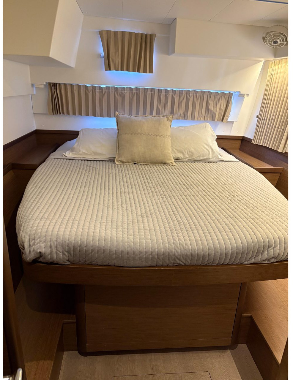 bed, Lagoon 42, catamaran for sale