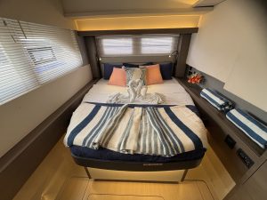 bed, Leopard 53 PowerCat, trawler for sale