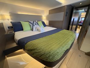 bed, Leopard 53 PowerCat, trawler for sale