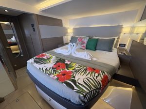 bed, Leopard 53 PowerCat, trawler for sale