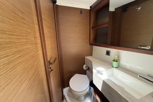 bath, Lagoon 46, catamaran for sale