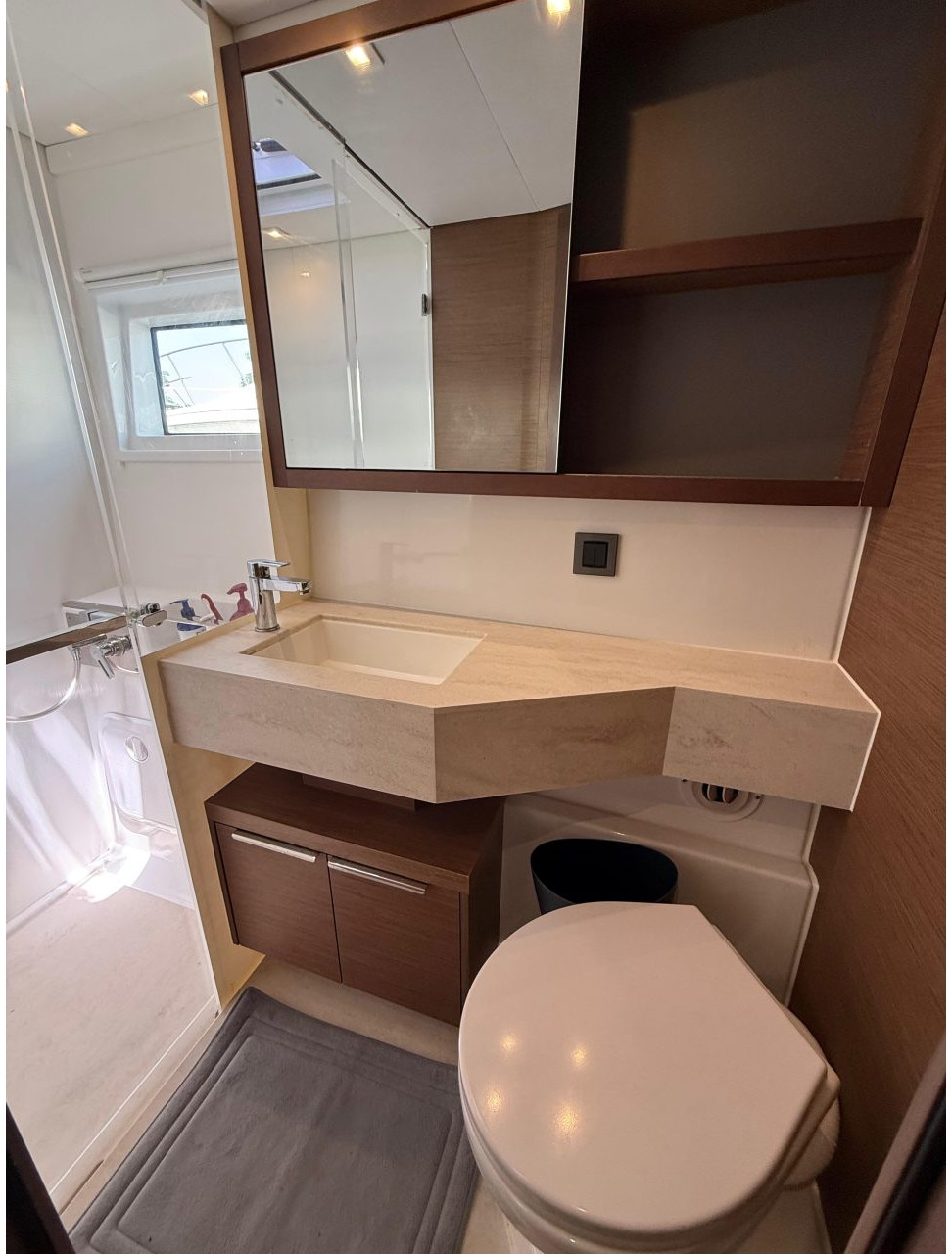 bath, Lagoon 46, catamaran for sale