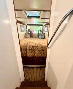 bed, Great Harbour TT35, trawler for sale