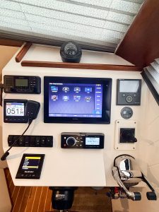 navigation station, Great Harbour TT35, trawler for sale