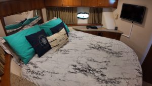 bed, Carver 396, trawler for sale