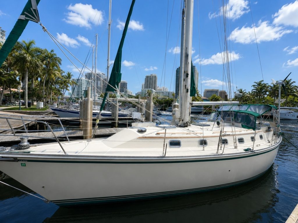 Caliber 40 Cutter, sailboat for sale