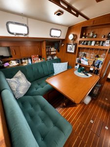 salon, Caliber 40, sailboat for sale