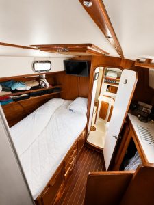 bed, Caliber 40, sailboat for sale