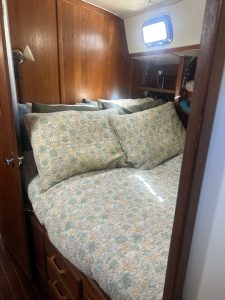 bed, Caliber 40, sailboat for sale