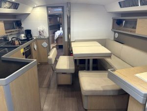 salon, Beneteau 45 Oceanis, sailboat for sale