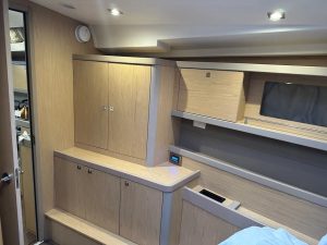 interior, Beneteau 45 Oceanis, sailboat for sale