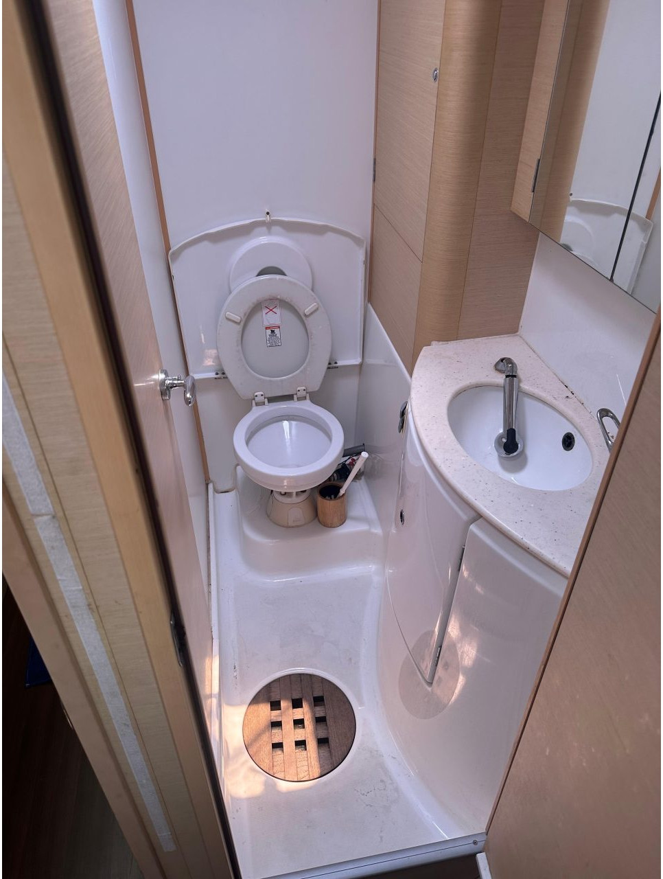 bath, Lagoon 440, catamaran for sale