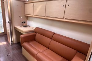 salon, Lagoon 440, catamaran for sale