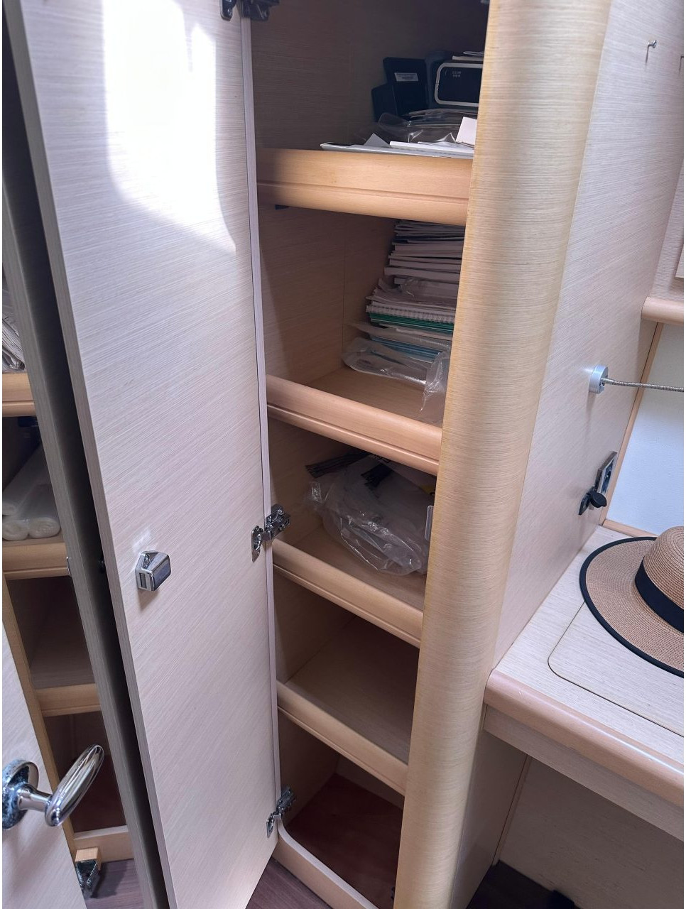 interior, Lagoon 440, catamaran for sale