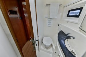 bath, Leopard 48, catamaran for sale