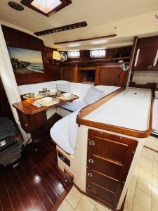 salon, Catalina 41 Morgan, sailboat for sale
