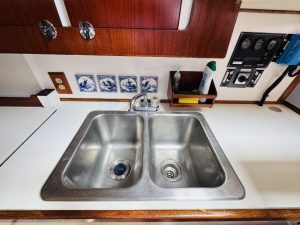 interior, Catalina 41 Morgan, sailboat for sale