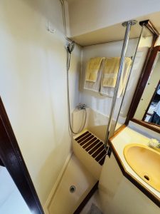 bath, Catalina 41 Morgan, sailboat for sale