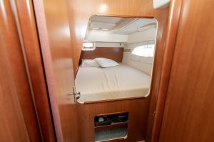bed, Leopard 38, catamaran for sale