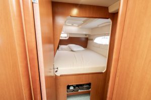 bed, Leopard 38, catamaran for sale