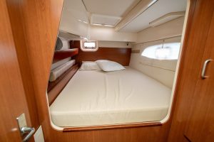 bed, Leopard 38, catamaran for sale