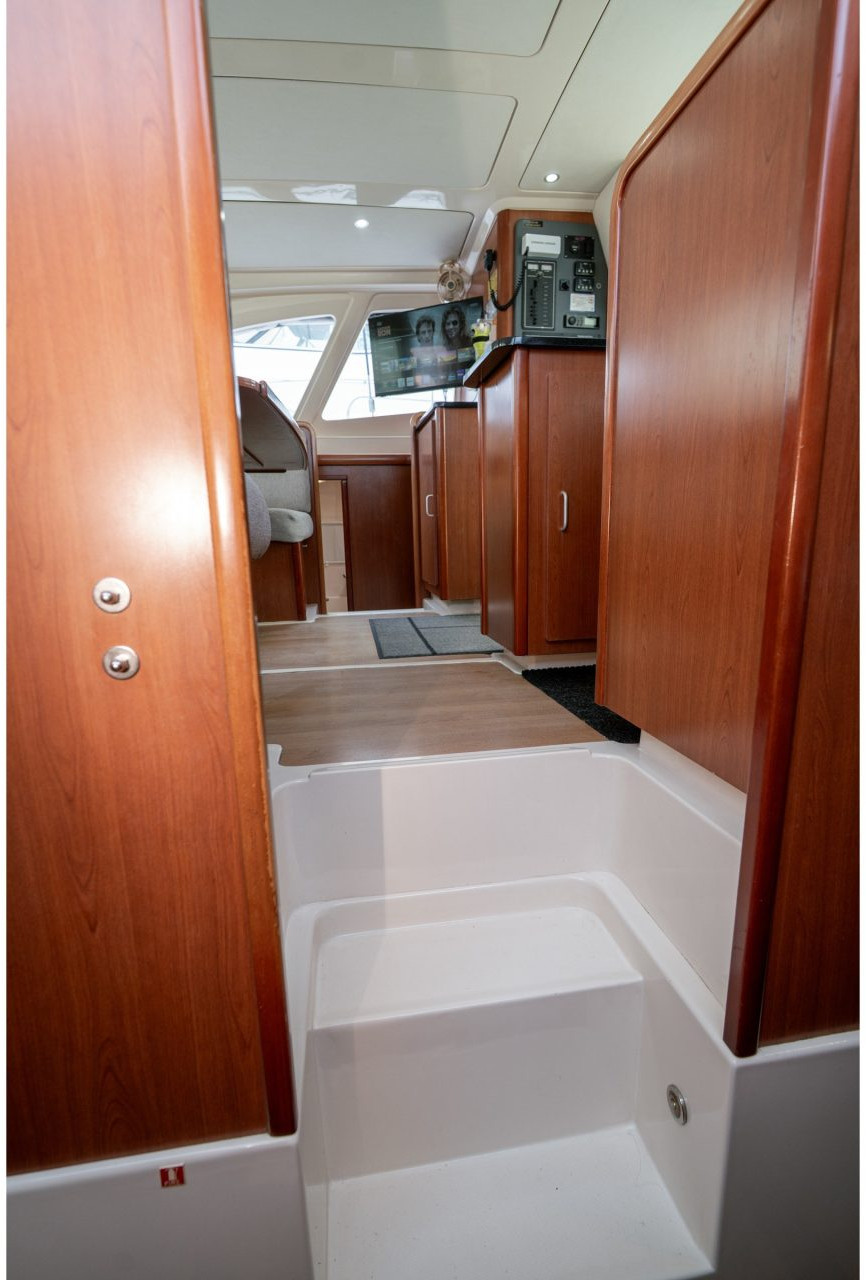 salon, Leopard 38, catamaran for sale