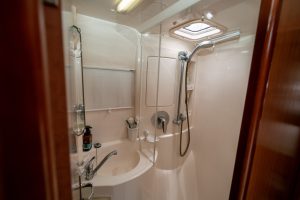 bath, Leopard 38, catamaran for sale