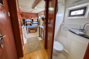 bath, Leopard 48, catamaran for sale