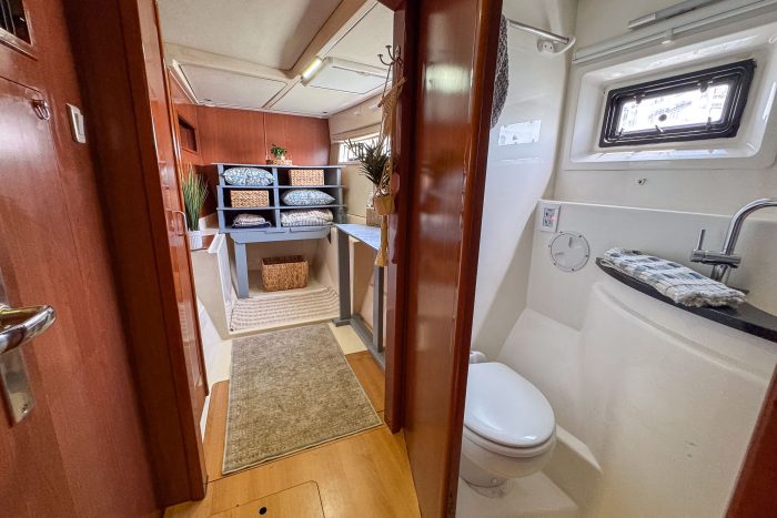 bath, Leopard 48, catamaran for sale