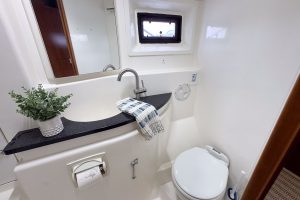 bath, Leopard 48, catamaran for sale