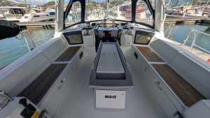 helm, Beneteau 45 Oceanis, sailboat for sale