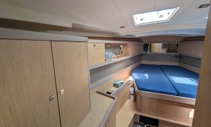 bed, Beneteau 45 Oceanis, sailboat for sale