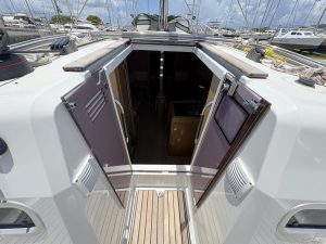 deck, Jeanneau 349, sailboat for sale