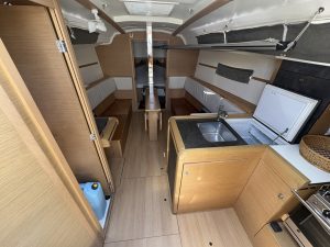 interior, Jeanneau 349, sailboat for sale