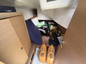 interior, Jeanneau 349, sailboat for sale