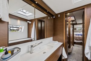 bath, Nautitech 44 Open, catamaran for sale