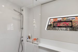 bath, Nautitech 44 Open, catamaran for sale