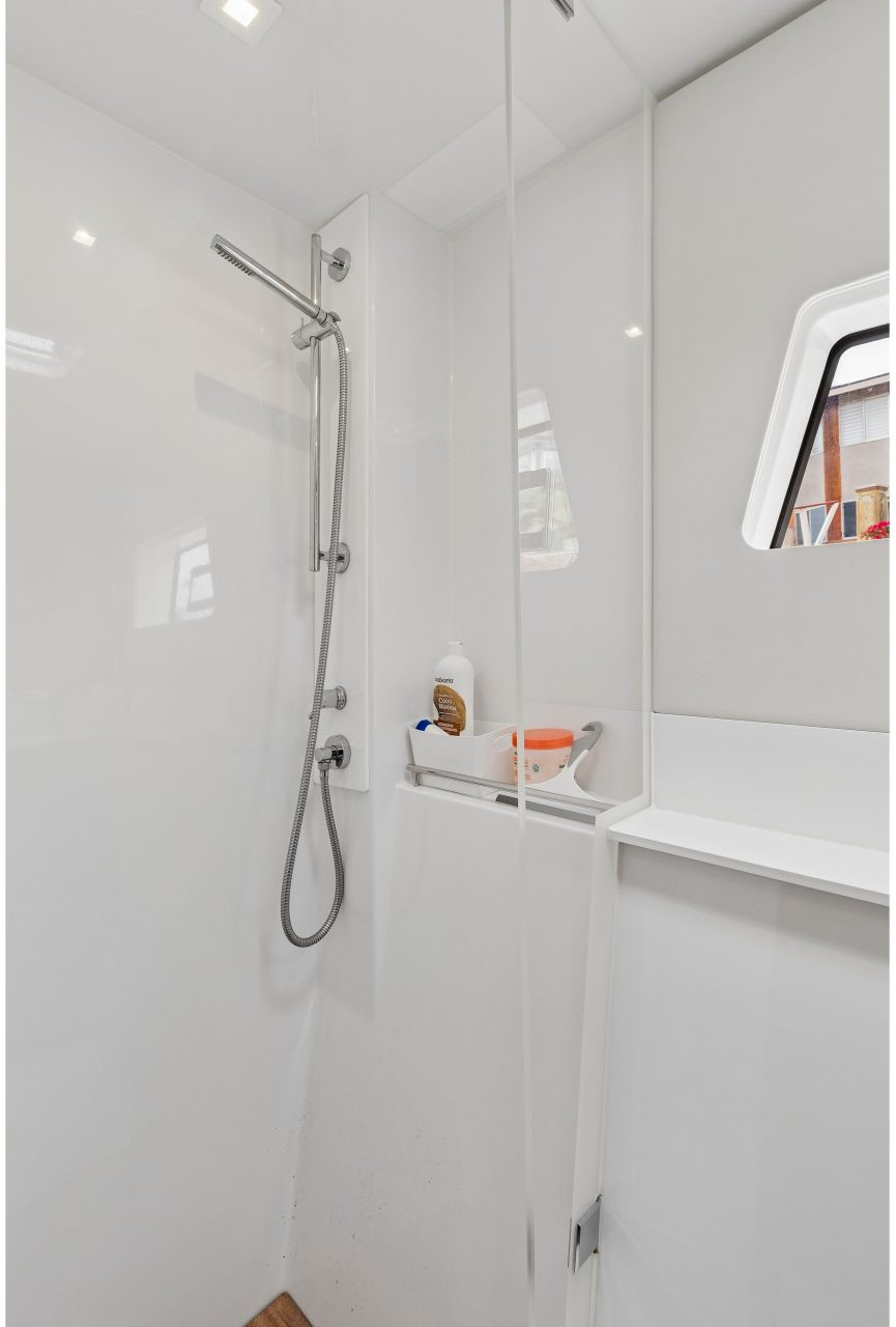 bath, Nautitech 44 Open, catamaran for sale